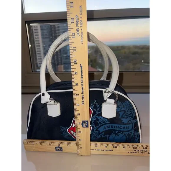 Cleveland Indians Women’s Handbag / Purse - Picture 5 of 15